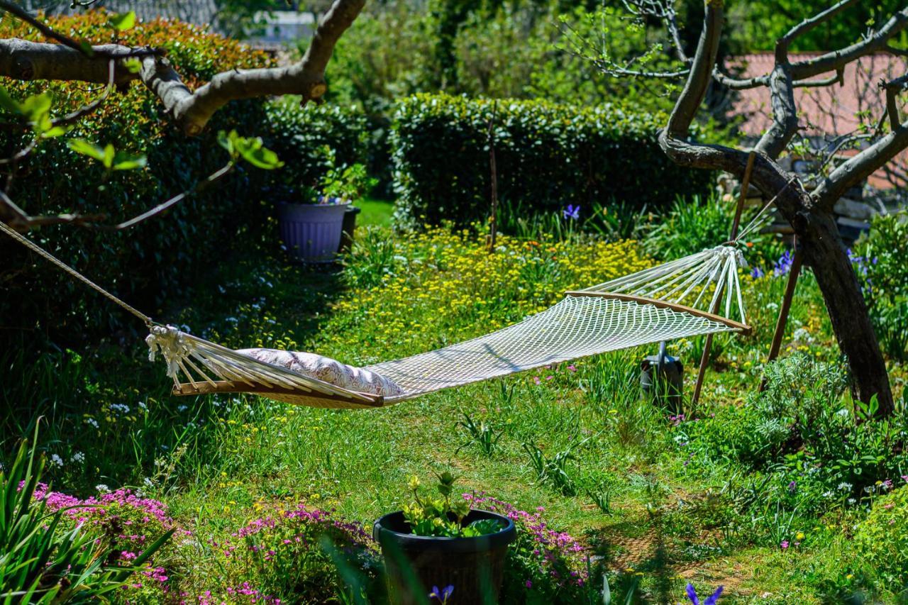 Apartment Macan, Beautiful Green Oasis Pula Bagian luar foto