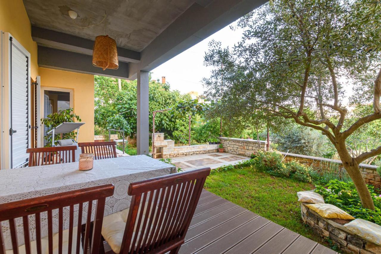 Apartment Macan, Beautiful Green Oasis Pula Bagian luar foto