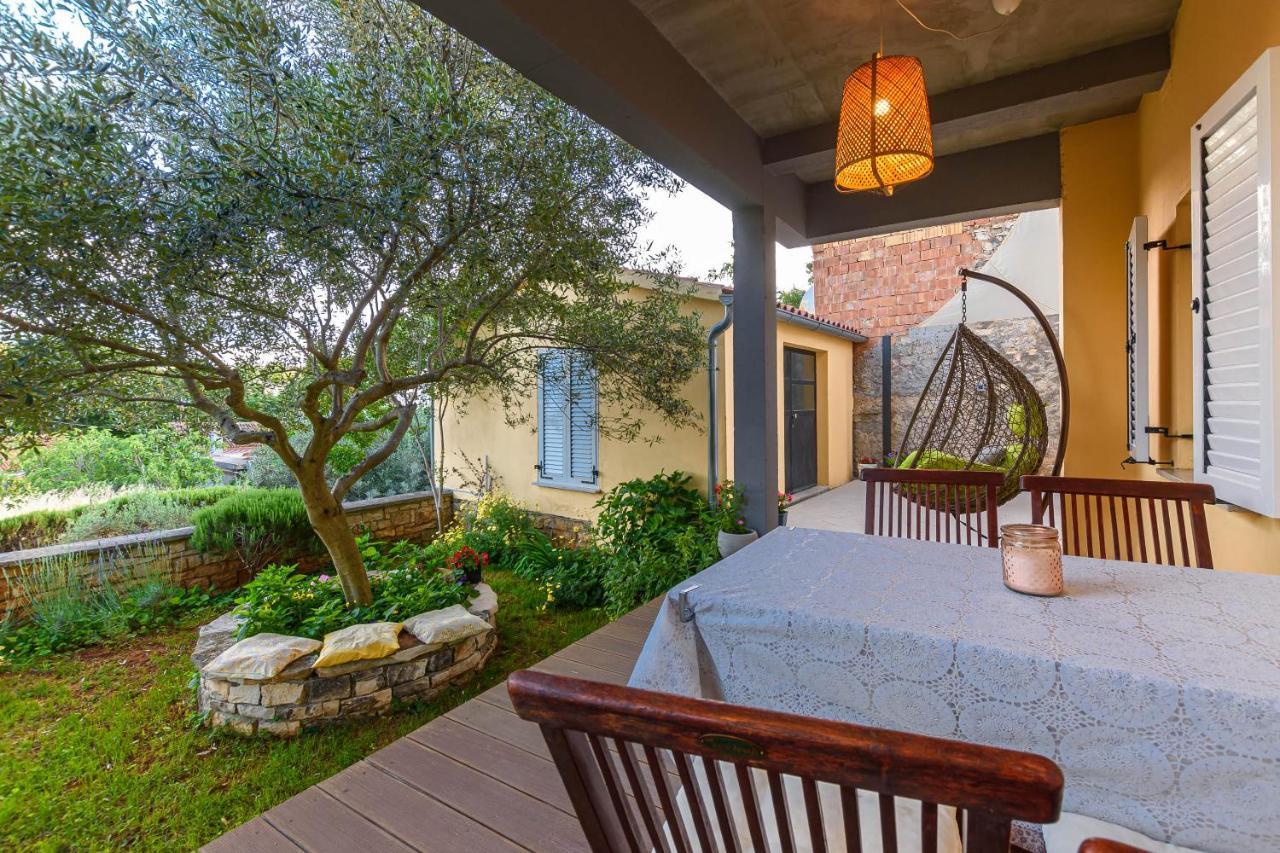 Apartment Macan, Beautiful Green Oasis Pula Bagian luar foto